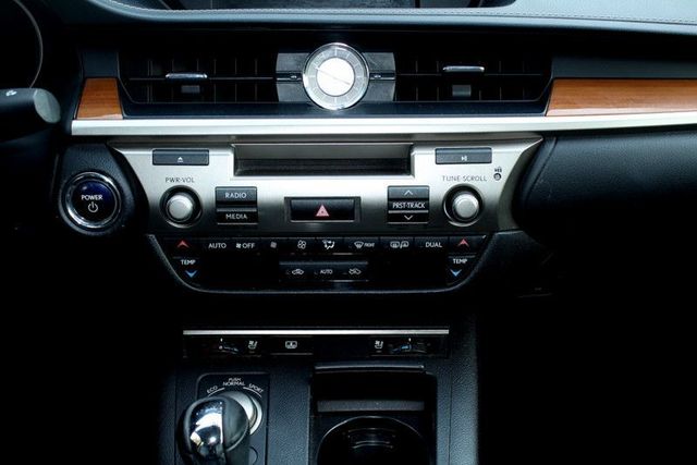 2013 Lexus ES 300h Hybrid
