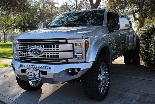 2019 Ford Super Duty F-350 DRW Pickup Limited