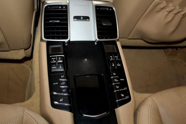 2016 Porsche Panamera Edition
