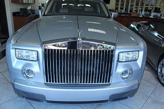 2004 Rolls-Royce Phantom LUXURY SEDAN