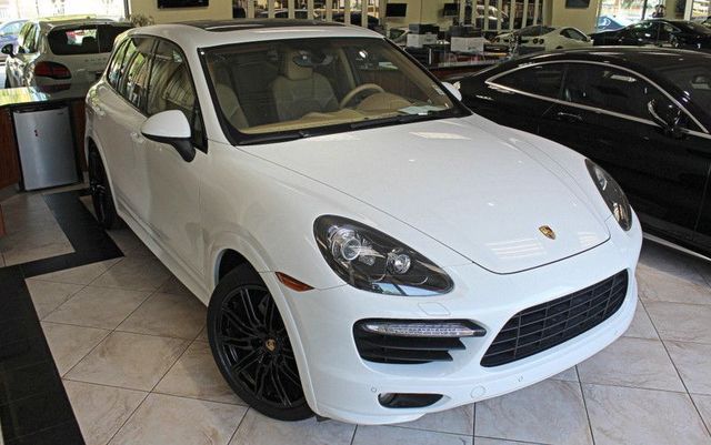 2013 Porsche Cayenne GTS