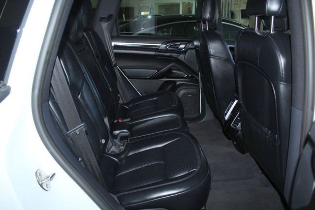2017 Porsche Cayenne Platinum Edition
