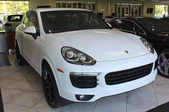 2017 Porsche Cayenne Platinum Edition