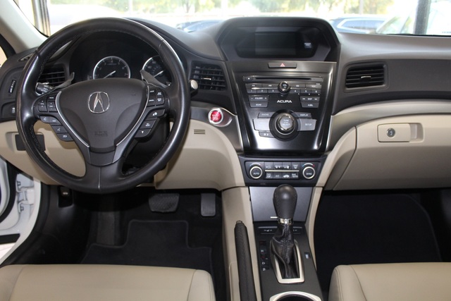 2017 Acura ILX w/AcuraWatch Plus