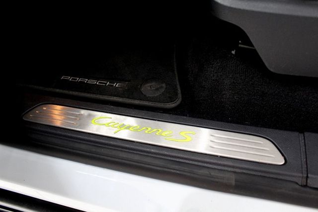 2017 Porsche Cayenne S E-Hybrid Platinum Edition