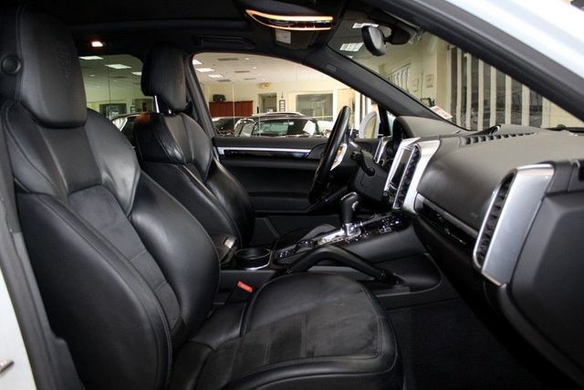 2017 Porsche Cayenne S E-Hybrid Platinum Edition